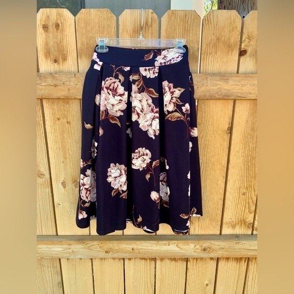 HAUTE Monde NAVY FLORAL HIGH WAIST STRETCH SKIRT MIDI SLIP FIT AND FLARE SZ L - Picture 2 of 5